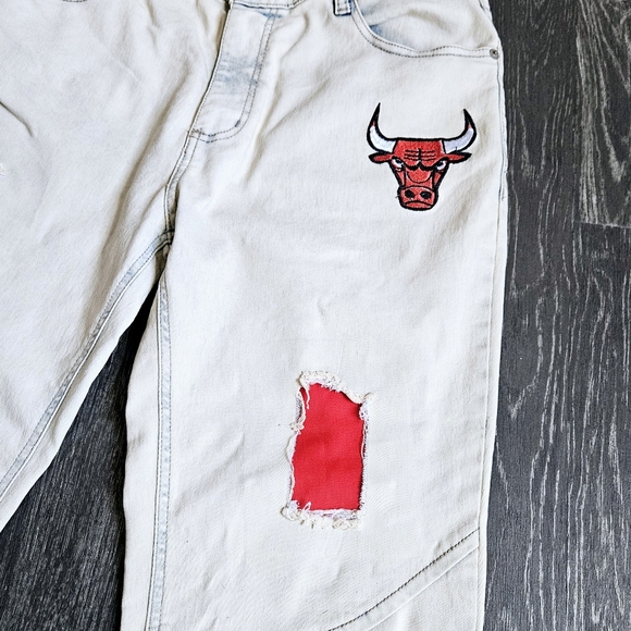 FISLL Adult Men's Size 32x32 Chicago Bulls Distressed Slim Fit Tan Denim Jeans - Picture 4 of 13